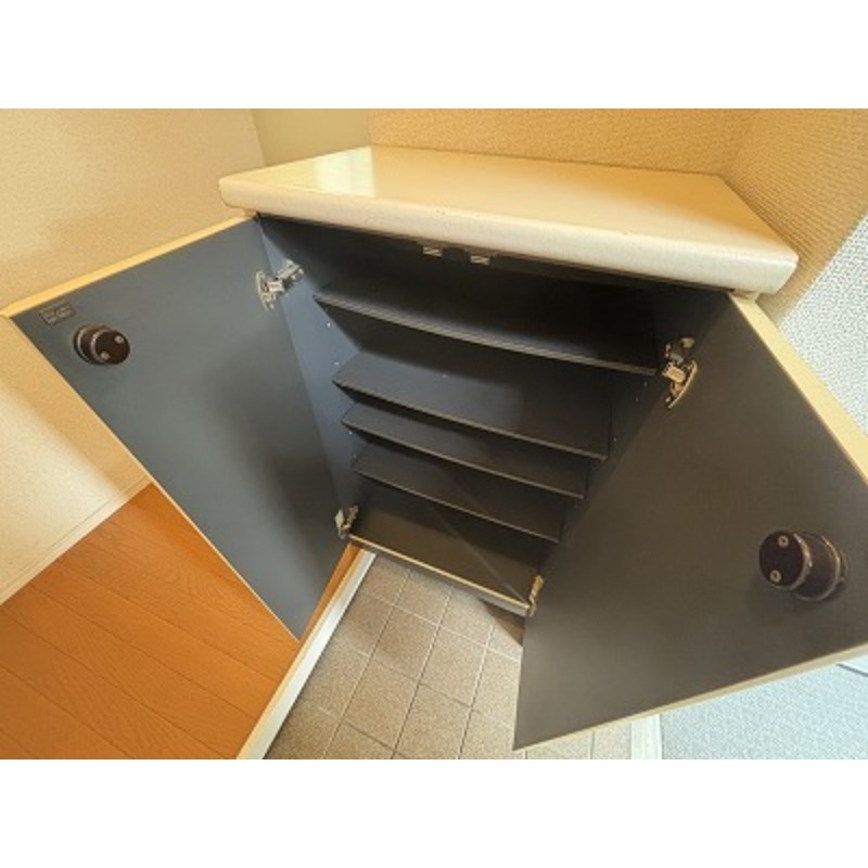 ロンド小松川2階 下駄箱