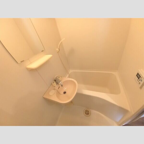 パーク本丸　(住居) バス