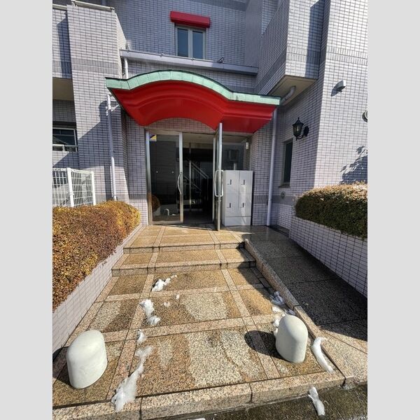 フジヴェール法蓮寺山409号室 エントランス