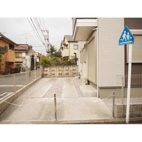 尻手戸建B棟 駐車場