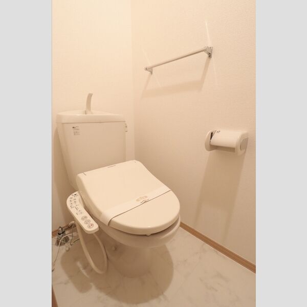 I.ヴィレッジ堀崎203号室 トイレ