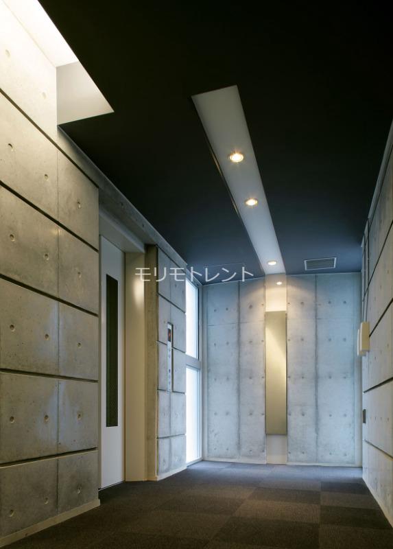 カスタリア初台Ⅱ5階 内廊下設計