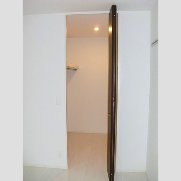 エトワール　Ⅱ205号室 ウォークインクローゼット(南側洋室)