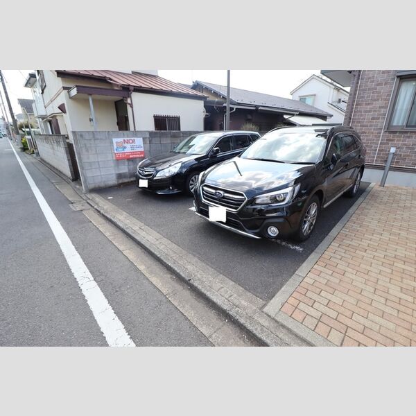 ベルデュール 駐車場
