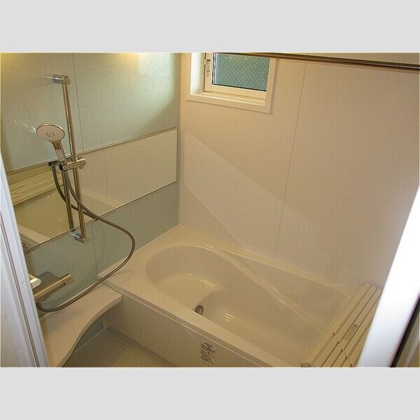 メゾンクオーレⅢ 浴室