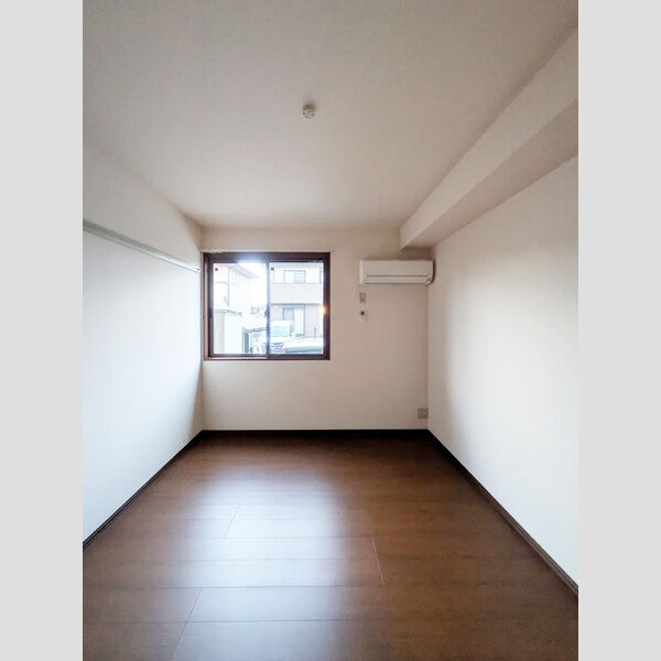 ウィルモア桜町102号室 洋室