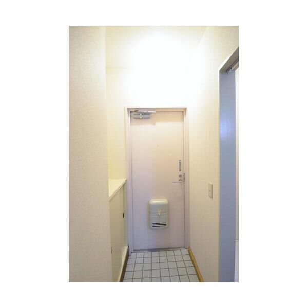 ユートピア南原102号室 玄関