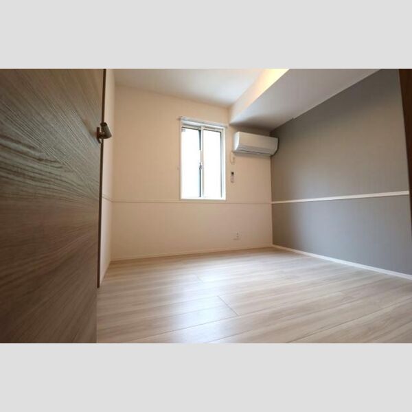 メゾン・ド・クレマ201号室 洋室4、6帖