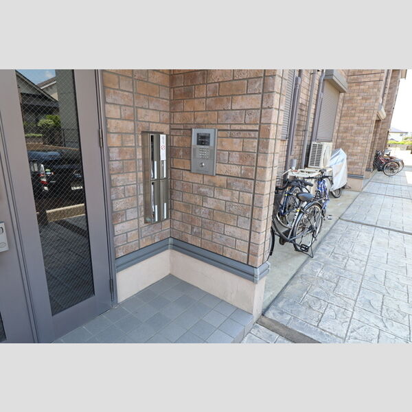 ユウ・カサグランデ 周辺