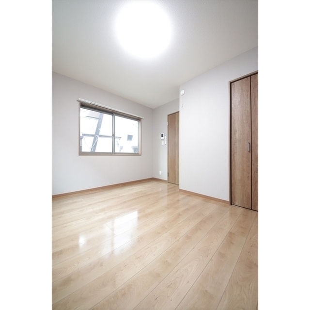 サリス万世町A棟 内観