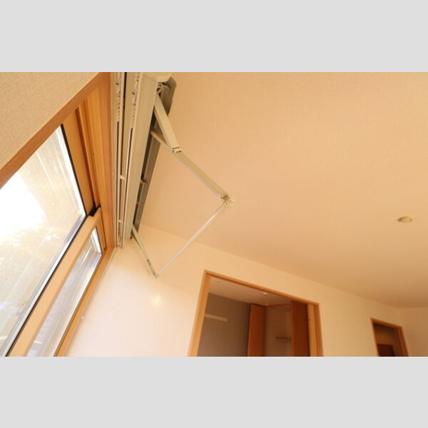 グランドゥールB202号室 室内物干し