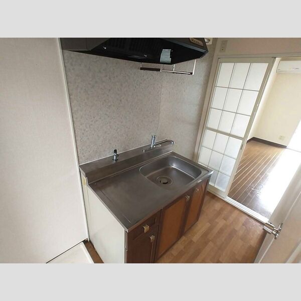 ロイヤルコート　壱番館102号室 キッチン