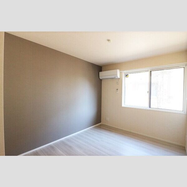 プラヴール103号室 洋室