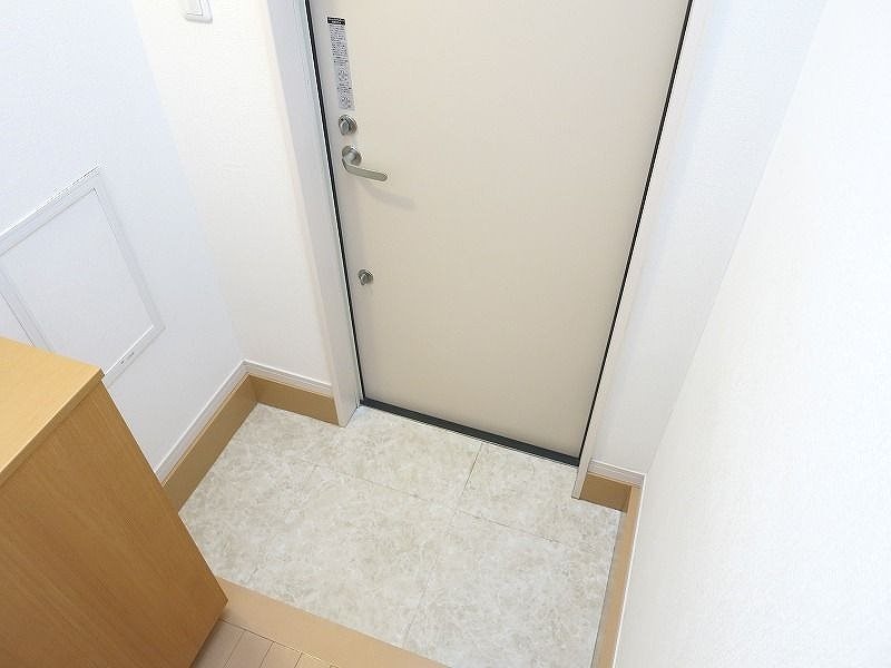 セレーノ2階 玄関