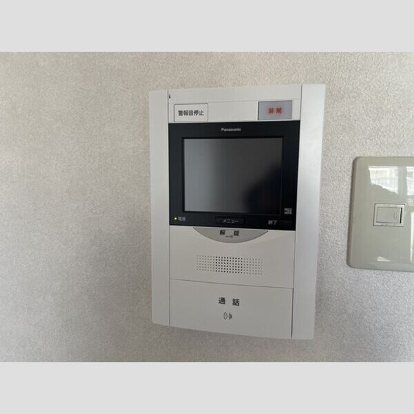 コンフォール小泉407号室 モニター付きインターホン