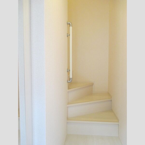 フローラルコート水無201号室 玄関