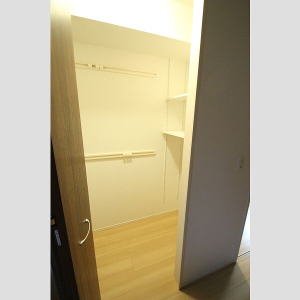 メゾン　アムール302号室 収納