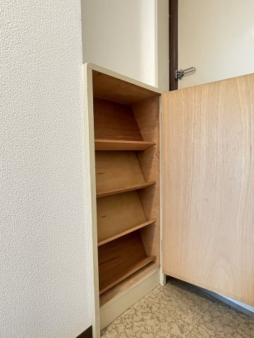 スカイコート横浜山手504号室 シューズボックス