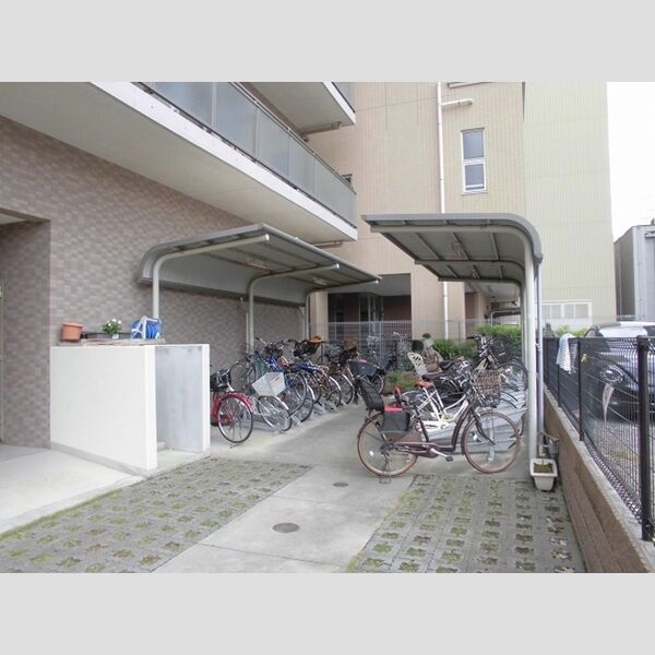 クレ・エスポワール201号室 駐輪場