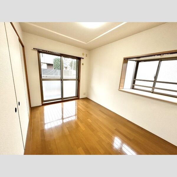 グレースコート法典101号室 南側洋室