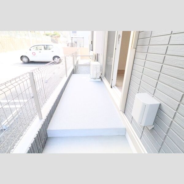 プライムヒル101号室 専用庭