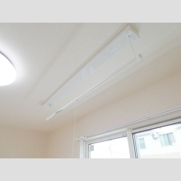 amuse105号室 室内物干しバー