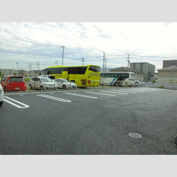 ラ・サカン101号室 駐車場