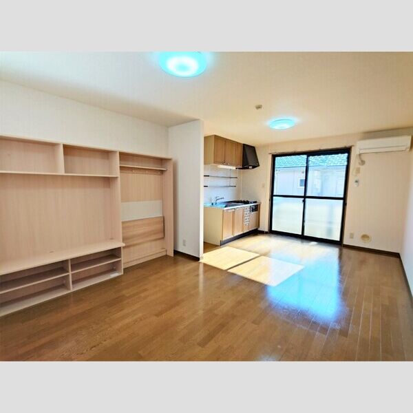 ストークハウス LDK12帖(別角度)