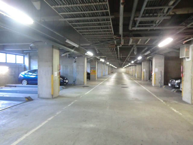 ラ・クラッセ西寺尾 駐車場