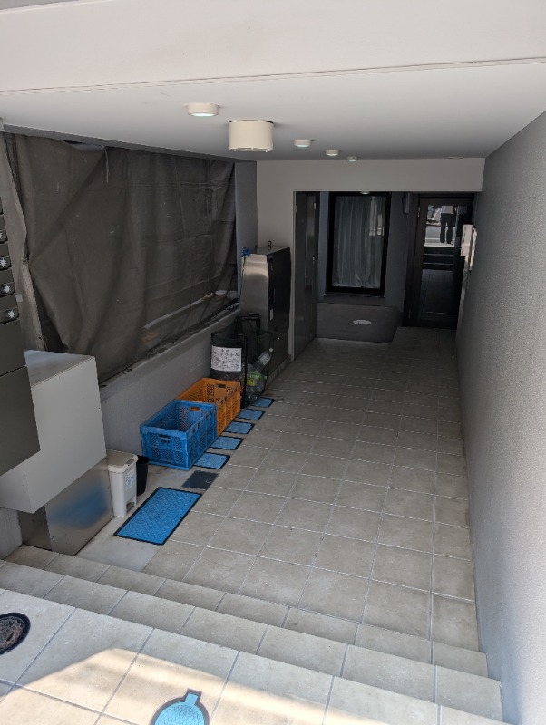 CREAL王子South2階 エントランス