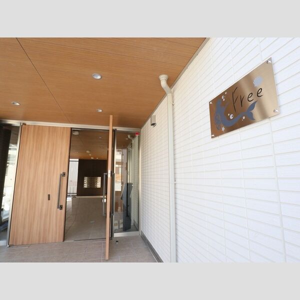 Free306号室 エントランス