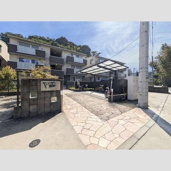 Tortuga　B102号室 エントランス