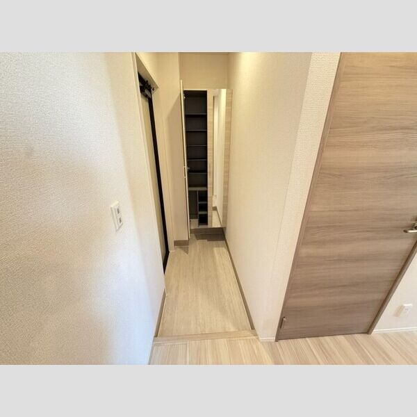 サリサ.l103号室 玄関