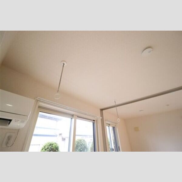 クロスクローバーⅢ103号室 室内物干し