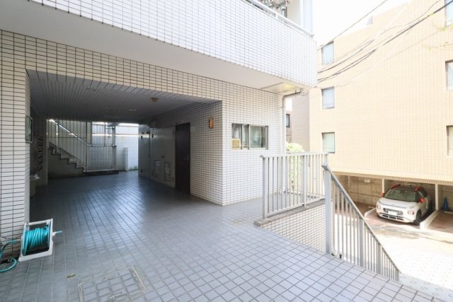 スカイコート落合Ⅱ3階 エントランス