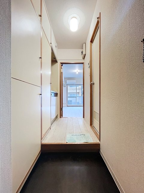 ＫＩＫビル 玄関