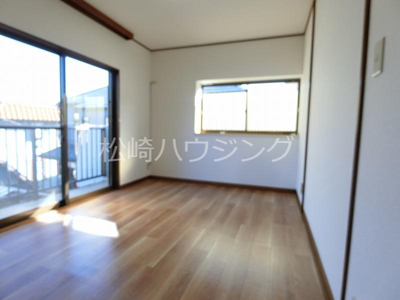 上高田1丁目9戸建 内観