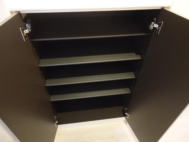 ル・リアン103号室 下駄箱