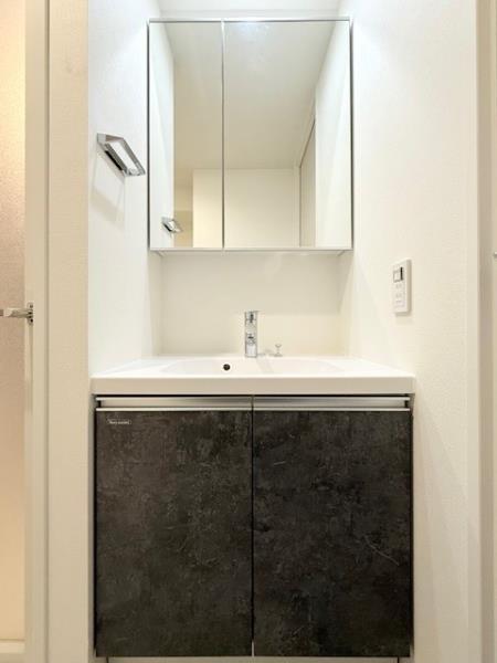 エレミ本蓮沼3階 洗面