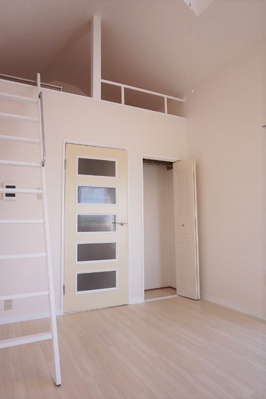 ローズアパートＲ６７番館(R-067) リビング