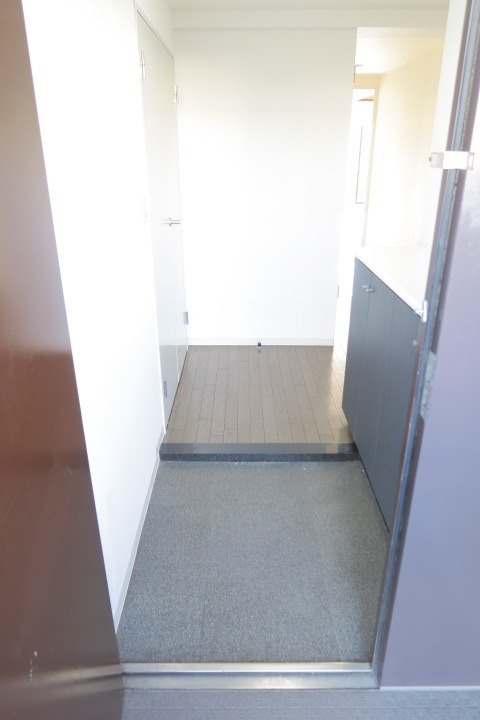 T's garden府中3階 玄関