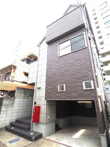 新宿区左門町戸建 外観