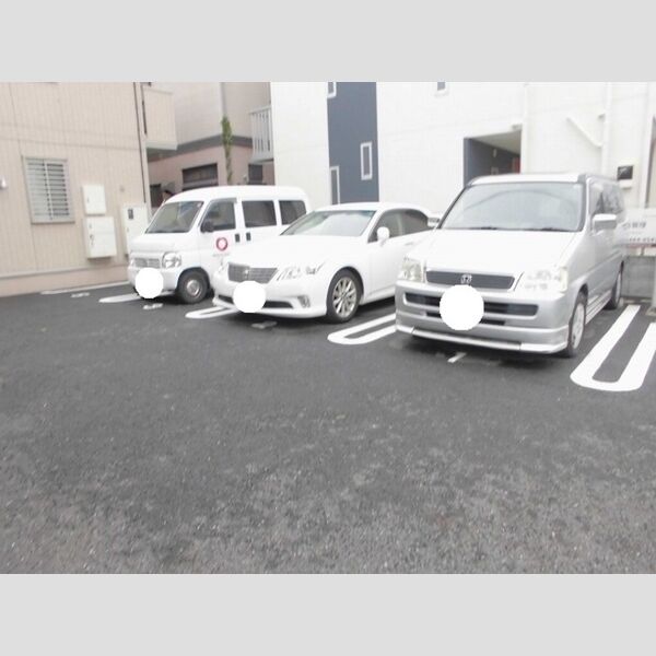 パルル　B棟 駐車場