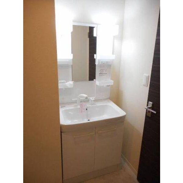 ウイングガーデンA棟 洗面