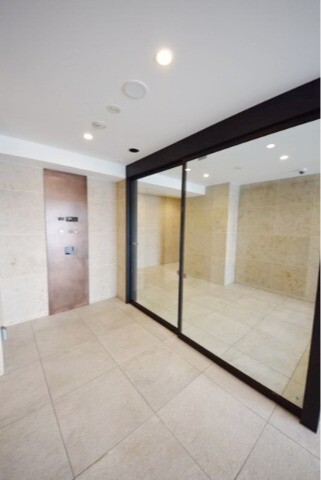 ラグディア芝公園 エントランス