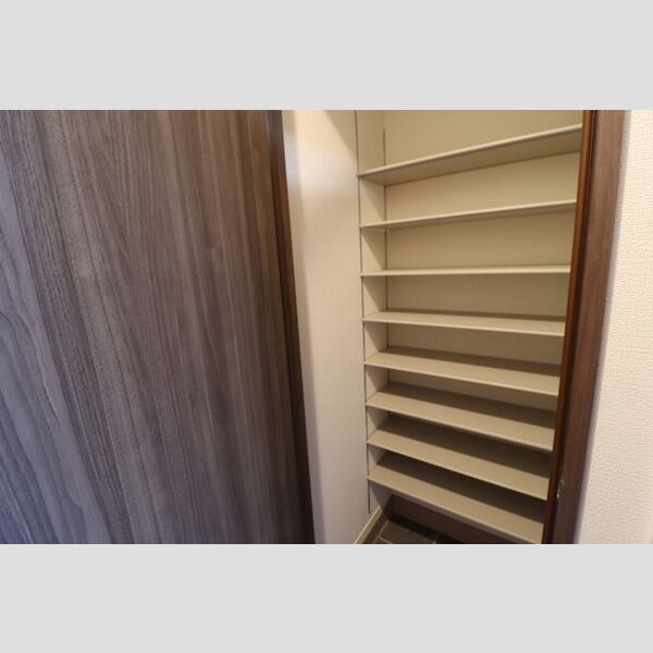 セレスティア白鳥 シューズクローゼット