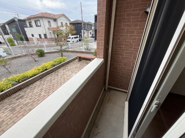 リリー・オブ・ザ・バレー101号室 庭