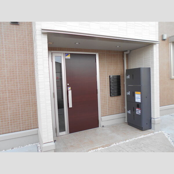 ロイジェントパークス草加手代　C エントランス