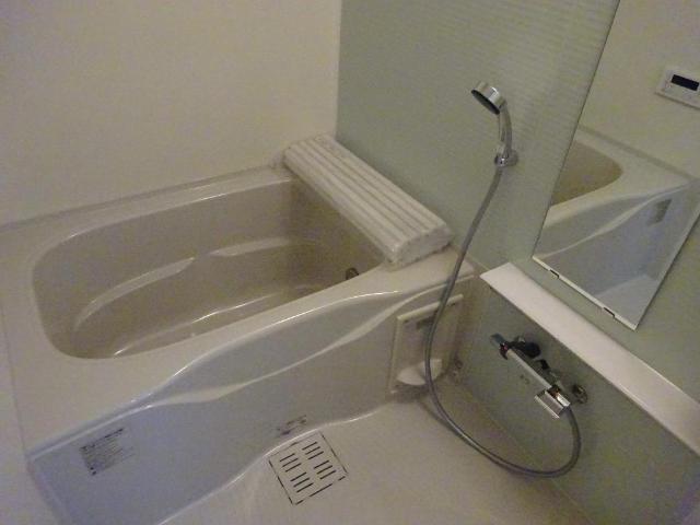 エル・クーレ203号室 バス