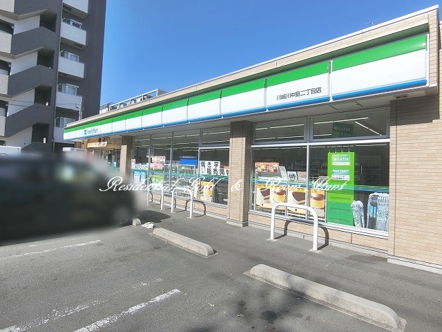 ｂ‘ＣＡＳＡ　川崎大師ｎｏｉ102号室 【コンビニエンスストア】ファミリーマート 川崎川中島二丁目店まで654ｍ